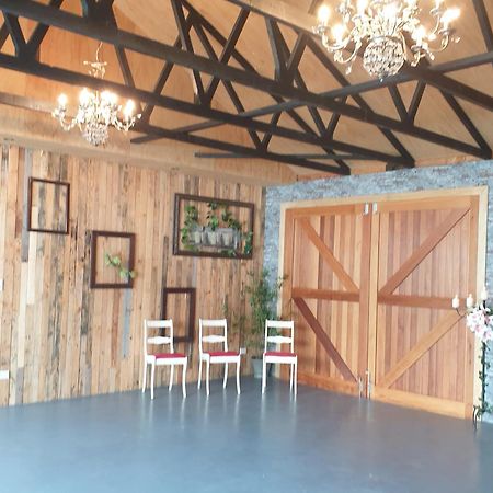 Accommodation At Lakeside أومارا المظهر الخارجي الصورة